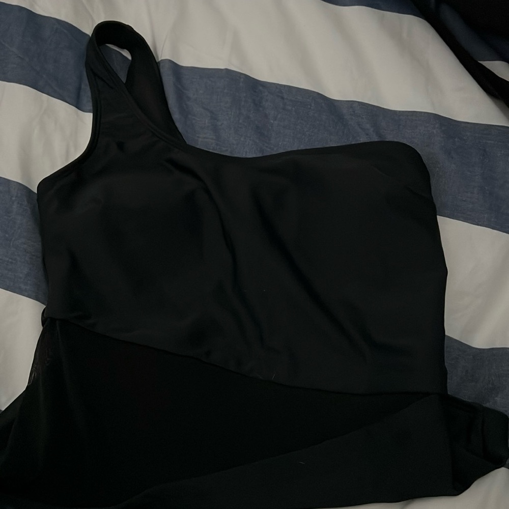 One piece, mesh panel bathing suit